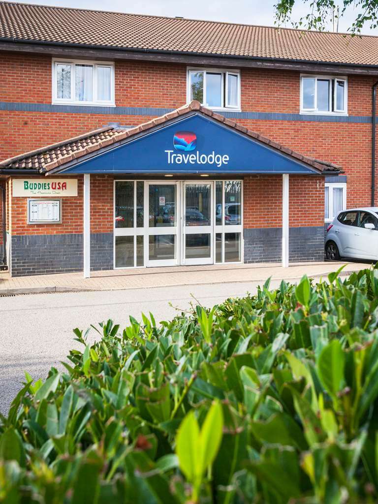 Travelodge Milton Keynes Old Stratford Esterno foto